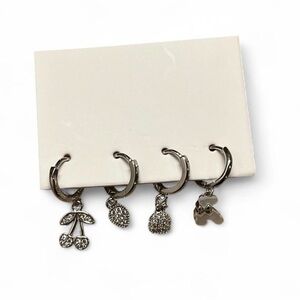 NYU NYU earrings set